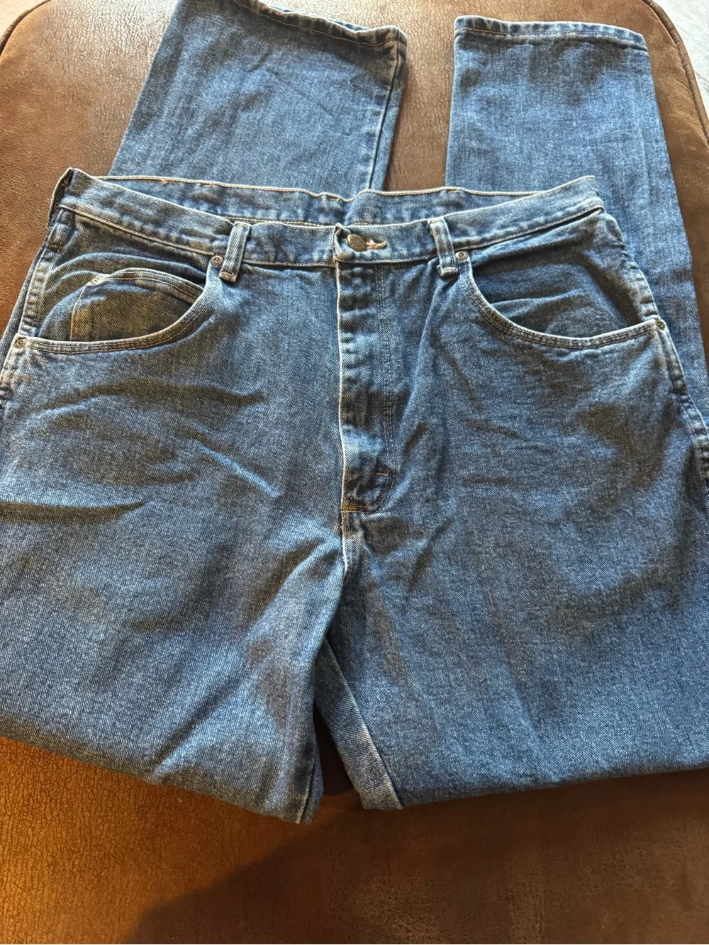 Wrangler Men’s Classic Blue Straight-Leg Jeans 36 x 32 Like New!